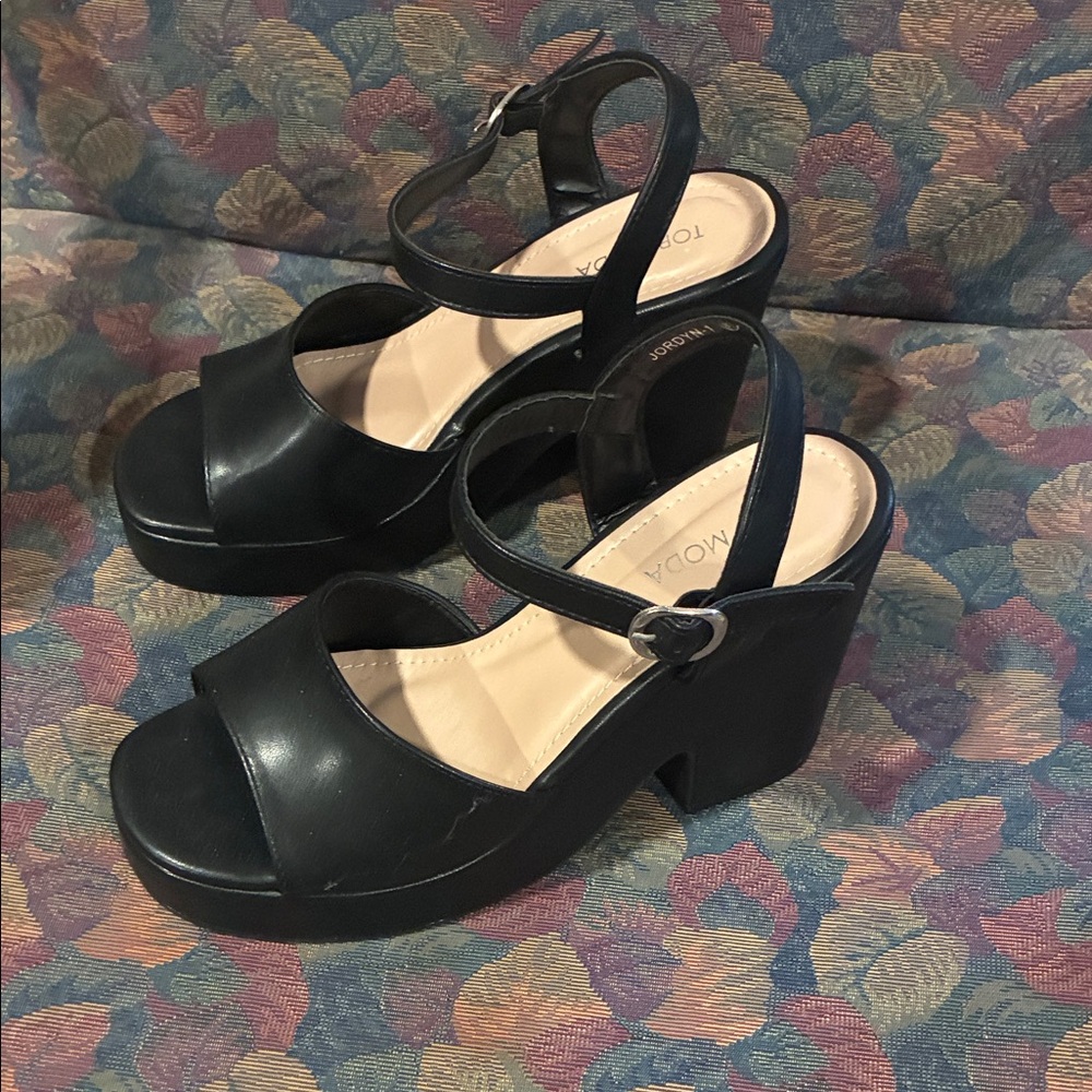 Moda Elegant Black Platform Heels